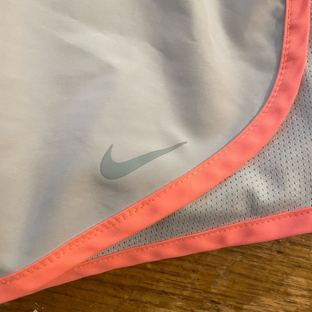 Nike Women’s Running Shorts - Picture 5 of 6